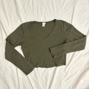 vintage green v-neck full sleeve crop top